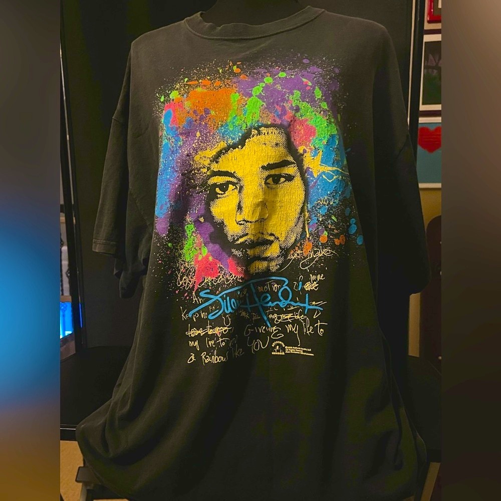 VINTAGE JIMMY HENDRIX T SHIRT- perfectly distressed over time, unisex❤️